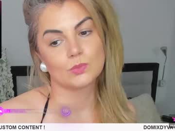 girl Straight And Lesbian Sex Cam with domixdyva