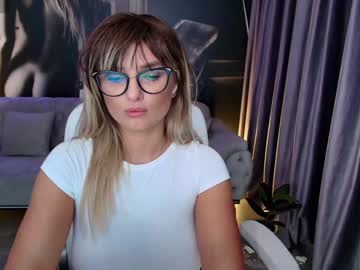 girl Straight And Lesbian Sex Cam with aliessia