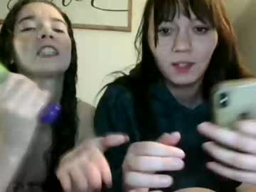 girl Straight And Lesbian Sex Cam with stevieeebaby