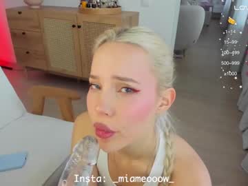 girl Straight And Lesbian Sex Cam with knee_ling
