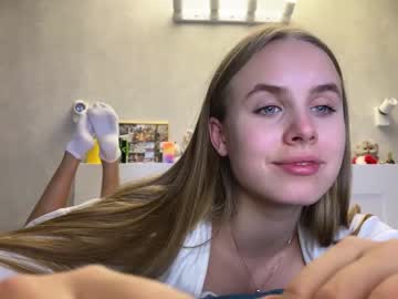 girl Straight And Lesbian Sex Cam with gucci_rich