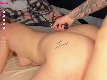 couple Straight And Lesbian Sex Cam with 2crushes_