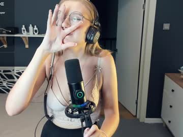 girl Straight And Lesbian Sex Cam with mind_of_heart