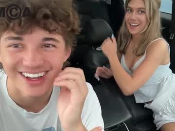 couple Straight And Lesbian Sex Cam with gracieandtyler
