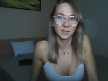 girl Straight And Lesbian Sex Cam with viktoriaaember