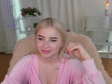girl Straight And Lesbian Sex Cam with nika_queen__