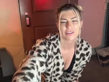 girl Straight And Lesbian Sex Cam with chloecumz4u