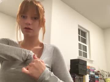 girl Straight And Lesbian Sex Cam with skyeevanz