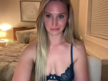 girl Straight And Lesbian Sex Cam with tillythomas