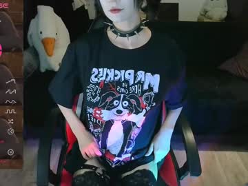girl Straight And Lesbian Sex Cam with broodmommyy3