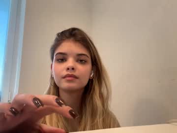 girl Straight And Lesbian Sex Cam with naughty_dreams_xo