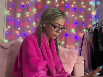 couple Straight And Lesbian Sex Cam with giaavalentinee