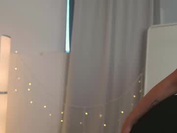 girl Straight And Lesbian Sex Cam with sabrina_blooom