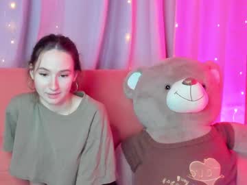 girl Straight And Lesbian Sex Cam with nicky_fl0wer