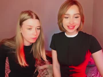couple Straight And Lesbian Sex Cam with cherrycherryladies