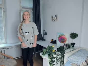 girl Straight And Lesbian Sex Cam with rave_the_love