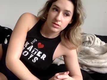 girl Straight And Lesbian Sex Cam with alanarhodes