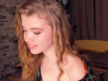 girl Straight And Lesbian Sex Cam with chia_silver