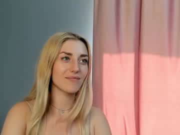 girl Straight And Lesbian Sex Cam with lynngarney
