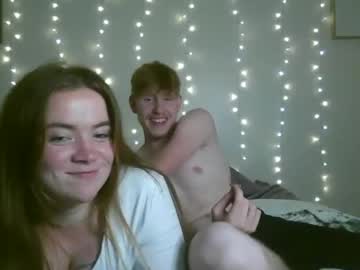 couple Straight And Lesbian Sex Cam with zekeee420