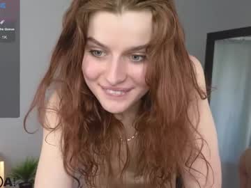 girl
        stop_traffic_ cam image #767724