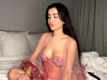 girl Straight And Lesbian Sex Cam with arigarciaxo