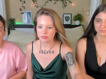 girl Straight And Lesbian Sex Cam with isla_meow