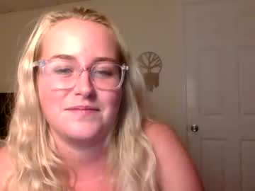 girl Straight And Lesbian Sex Cam with blonde4lyfe