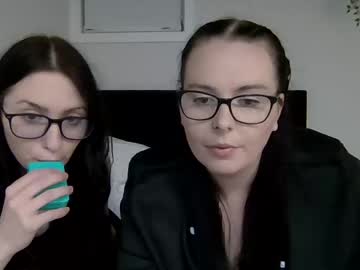 couple Straight And Lesbian Sex Cam with amberxorae