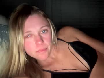 girl Straight And Lesbian Sex Cam with beachbabi