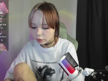 girl Straight And Lesbian Sex Cam with gummi_heart
