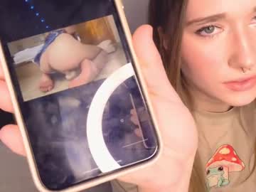 couple Straight And Lesbian Sex Cam with iriskissxtonyboy