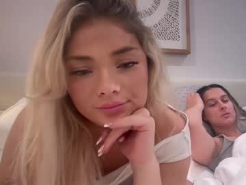 girl Straight And Lesbian Sex Cam with sophielevine