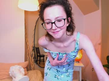 girl Straight And Lesbian Sex Cam with hailiemills