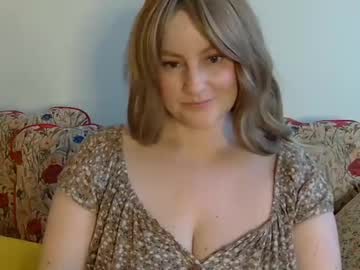 girl Straight And Lesbian Sex Cam with mathilde_solveig