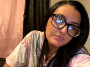 girl Straight And Lesbian Sex Cam with rayraybaebae