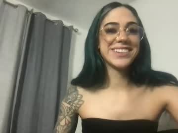 girl Straight And Lesbian Sex Cam with mercedes_111