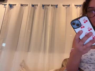 girl Straight And Lesbian Sex Cam with lillywest