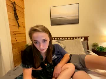 couple Straight And Lesbian Sex Cam with maxinebabyy