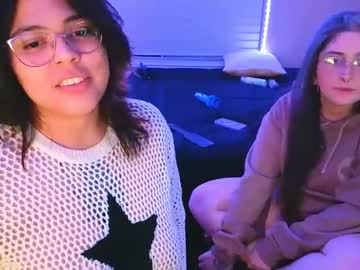 girl Straight And Lesbian Sex Cam with alix_valentine