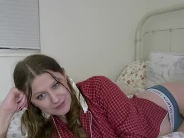 girl Straight And Lesbian Sex Cam with clementinecult