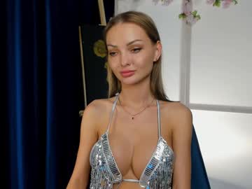 girl Straight And Lesbian Sex Cam with florenceesse