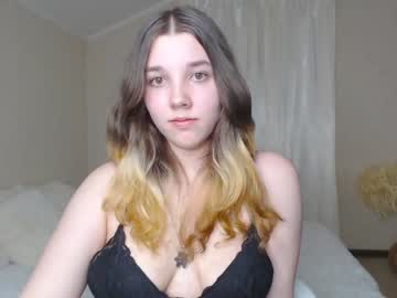 girl Straight And Lesbian Sex Cam with kitty1_kitty