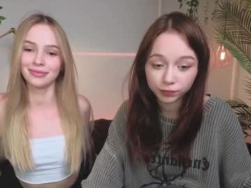 couple Straight And Lesbian Sex Cam with dontoke_