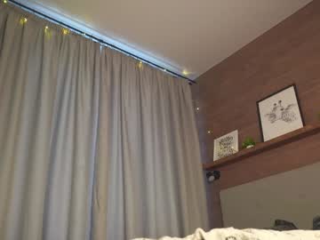 girl Straight And Lesbian Sex Cam with agent_blonde