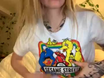 girl Straight And Lesbian Sex Cam with xalyxcatx