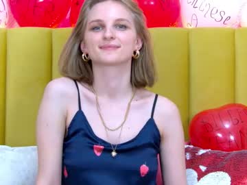 girl Straight And Lesbian Sex Cam with nicolenelsons