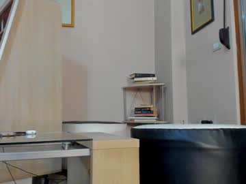 girl
        hotel77777 cam image #817668