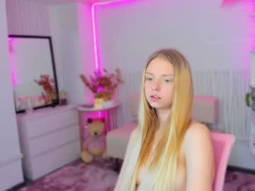 girl Straight And Lesbian Sex Cam with laura_sun_