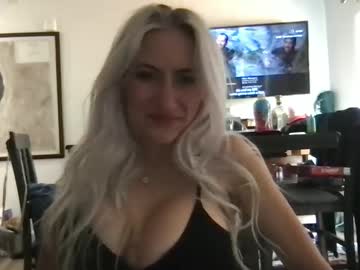 girl Straight And Lesbian Sex Cam with kinziemcbride